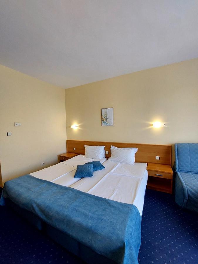 סאני ביץ' Aquamarine Hotel מראה חיצוני תמונה