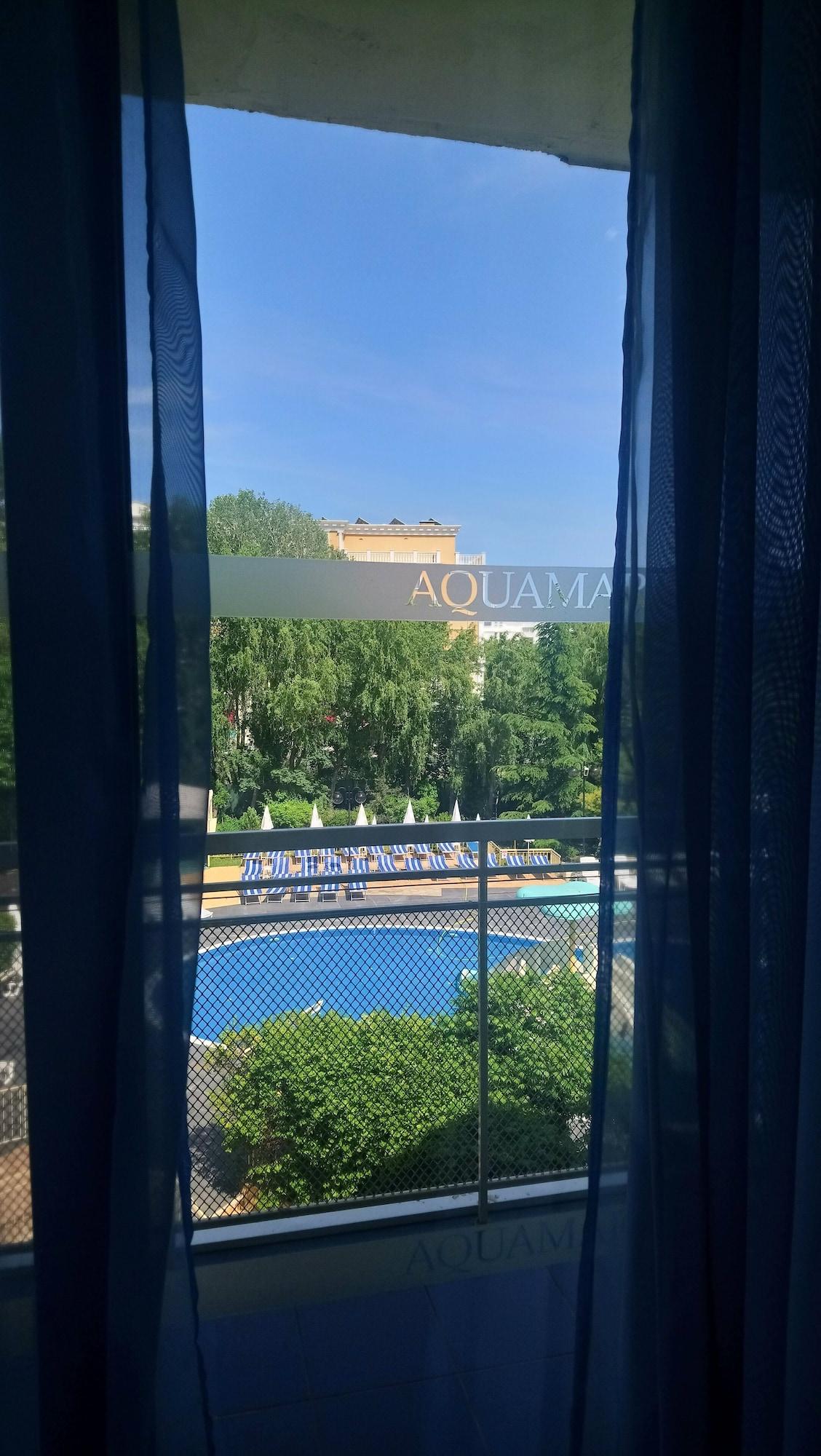 סאני ביץ' Aquamarine Hotel מראה חיצוני תמונה